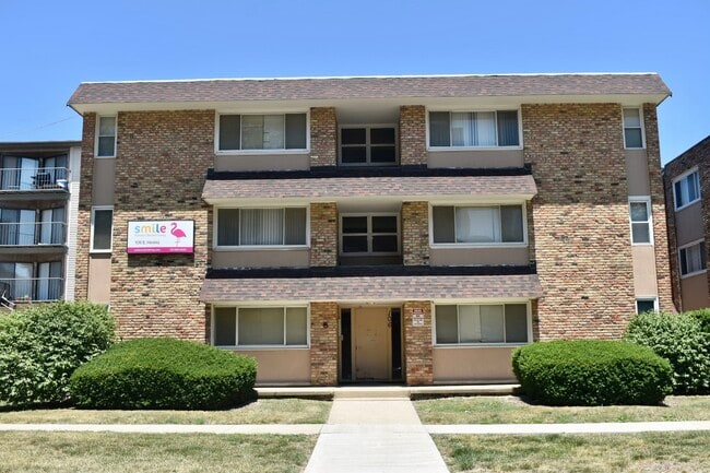 106 E Healey - 106 E Healey Apartments