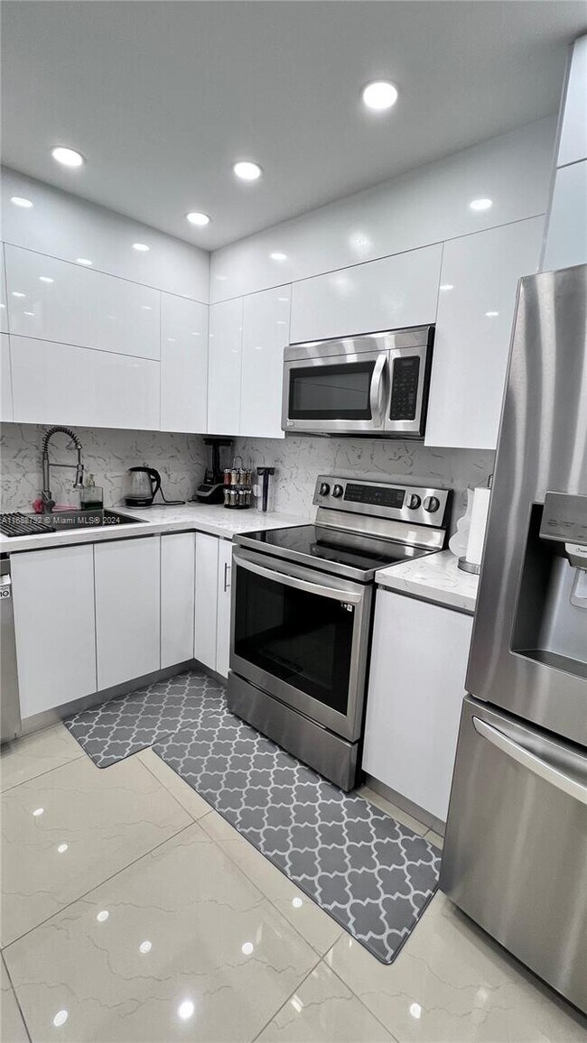 Photo - 2801 NE 183rd St Unit #1606W