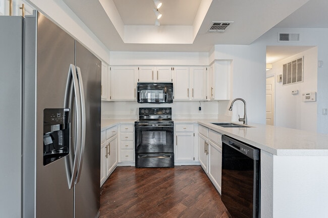 Photo - 3640 N 38th St