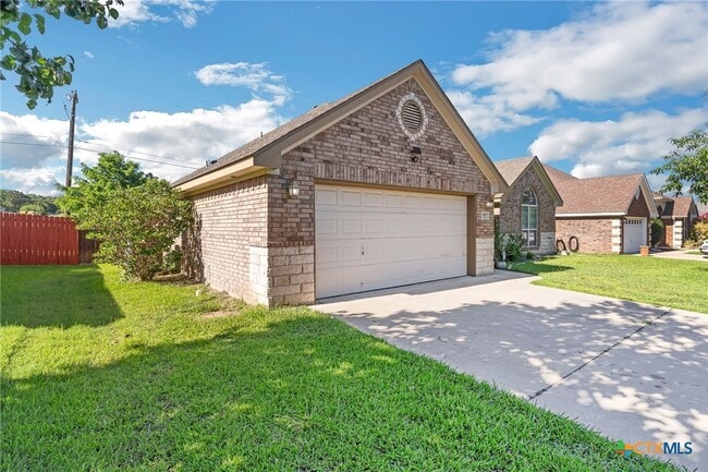 1507 Hazelnut Dr