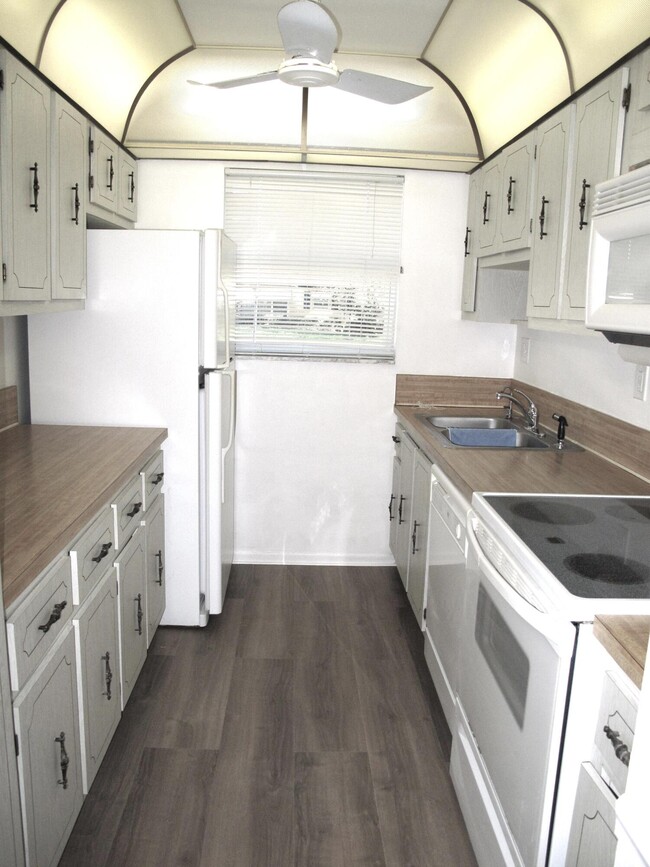 Photo - 1162 Circle Dr