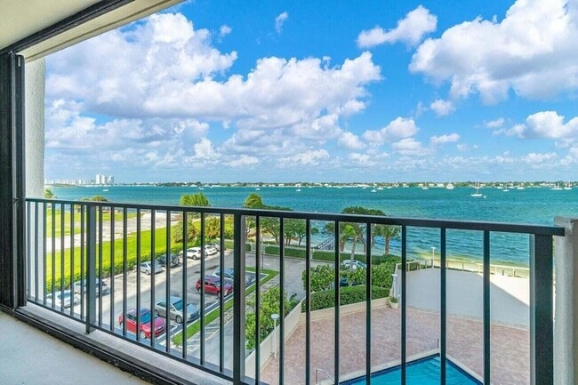 Building Photo - 5600 N Flagler Dr Unit 4080