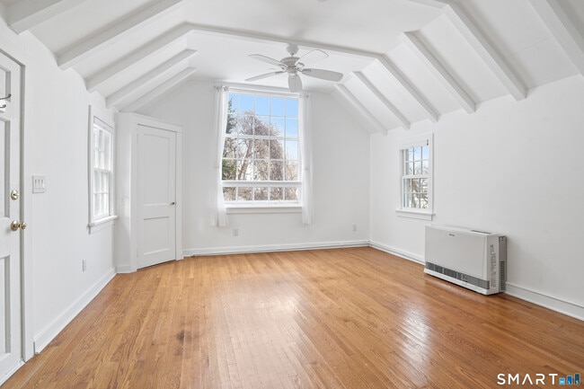 Photo - 69 Sylvan Rd N Unidad Cottage