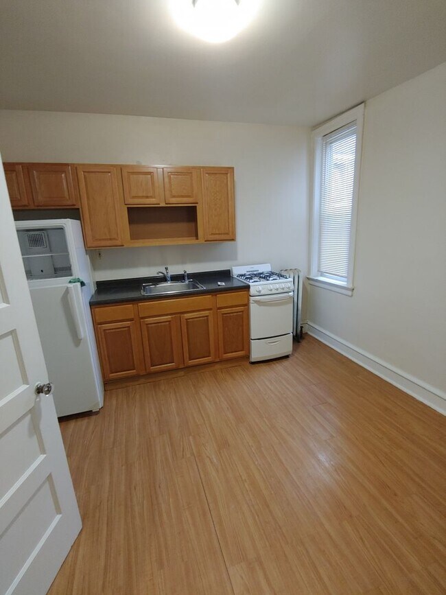 Photo - 5903 N Mascher St Unit 5903 Mascher 2nd Flr