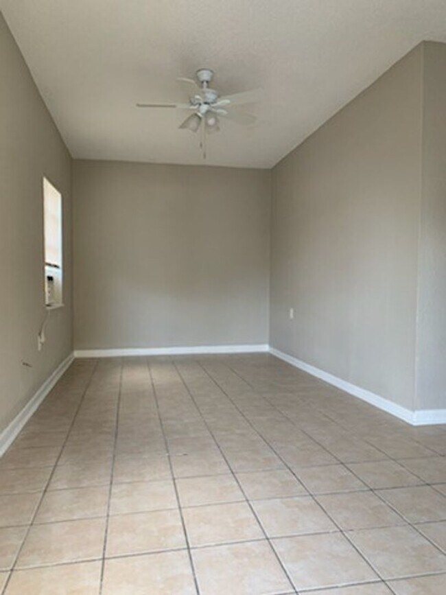 Photo - 665 W Osceola St