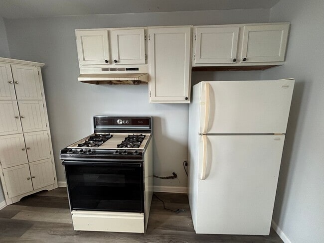 Photo - Clean Upper Unit! Move Right In! Unidad Upper