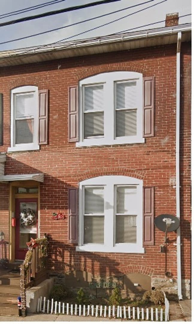 Building Photo - 1215 Lehman St Rental