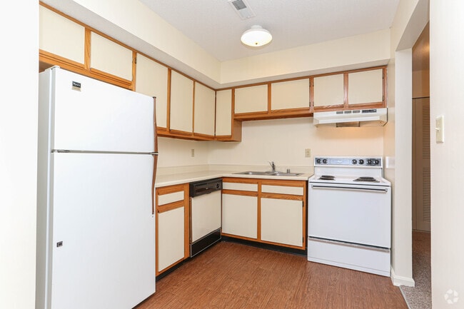 1BR, 1BA - 600 SF - Kitchen