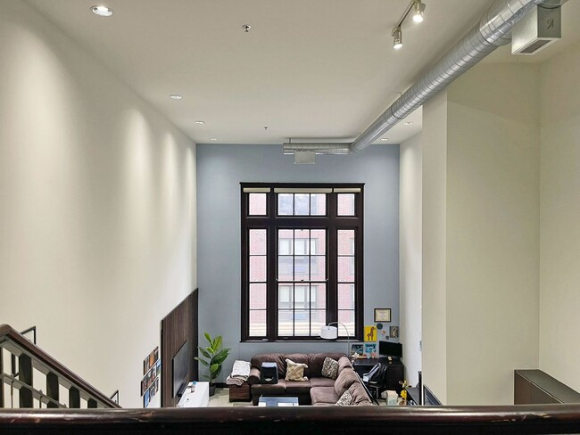 Building Photo - Spacious, Loft in Union Depot with Awesome...