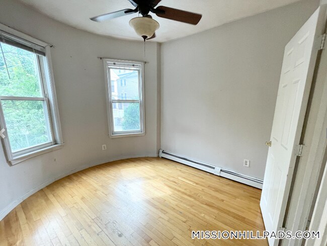 7 Iroquois St Unit 2