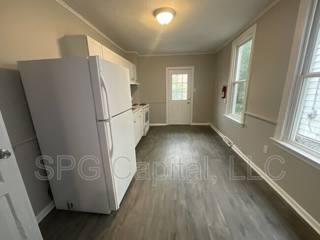 Photo - 602 Salem Ave House