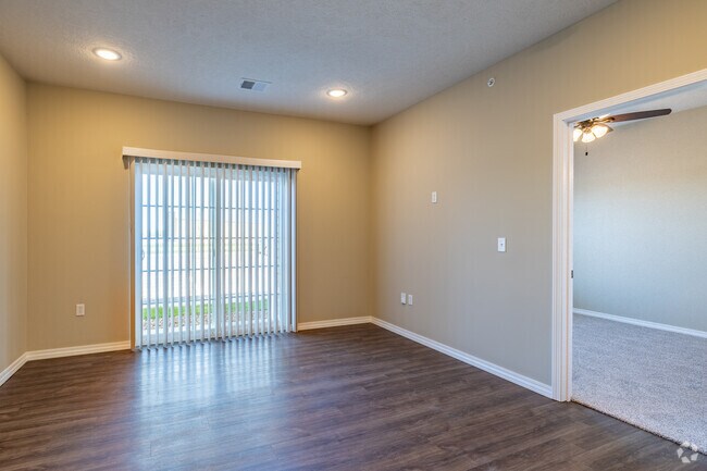 1BD, 1BA - 598SF - Living Area - Logan Heights