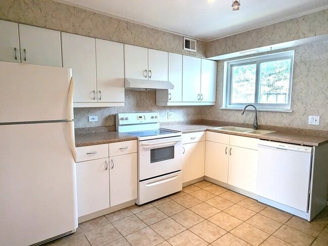 Photo - 880 S Plum Grove Rd