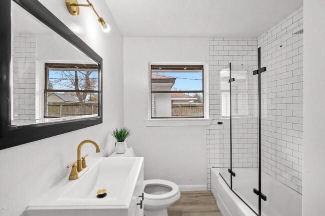 Photo - 2119 Linden Creek Ln