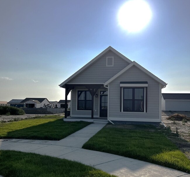 Building Photo - 3 Bedroom 2 bathroom NEW CONSTRUCTION on the West End!