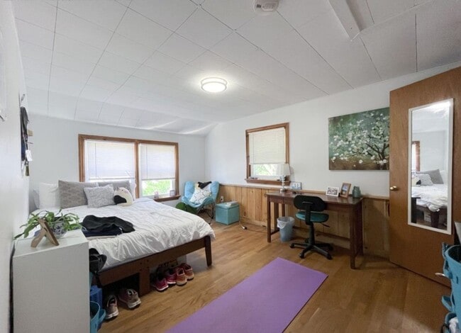 Photo - Crestmont Avenue Townhome with Sublevel Su...