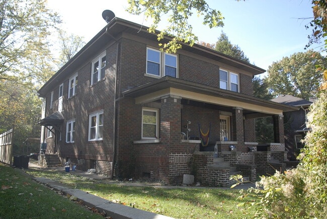 Building Photo - 518 E 1st St Unit 1 Rental
