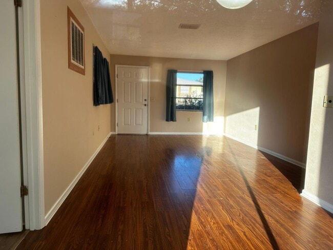 Photo - Beverly Hills Cutie 1/1