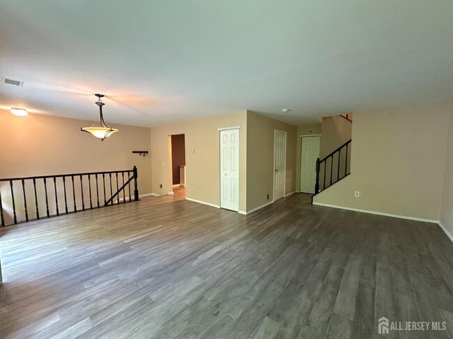 Photo - 214 Sapphire Ln