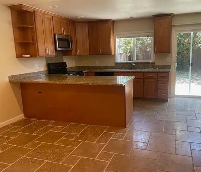 Building Photo - 992 Michelangelo Dr
