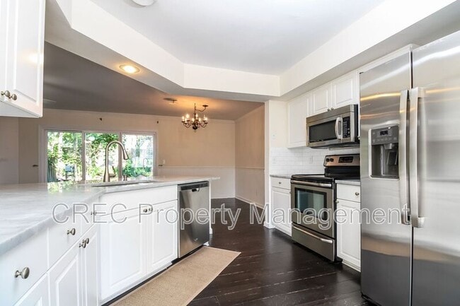 Photo - 2065 Emerald Terrace