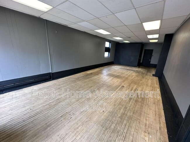 Photo - 107 E Main St