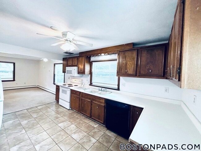 Photo - 16 Indian Rock Dr Unit B