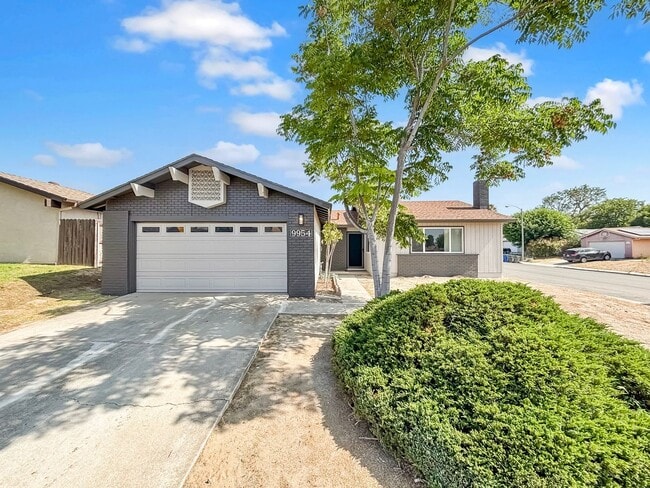 Building Photo - Charming 3BD/2BA House in Santee W/ W/D, M...