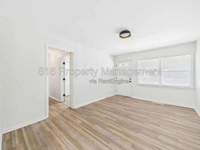Photo - 5201 Alma St