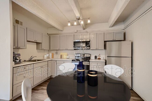 Photo - Julian Square Apartments