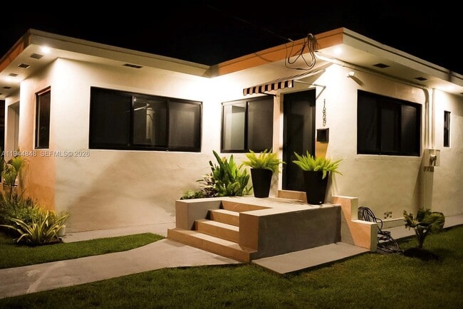 Photo - 1600 SW 17th Ave