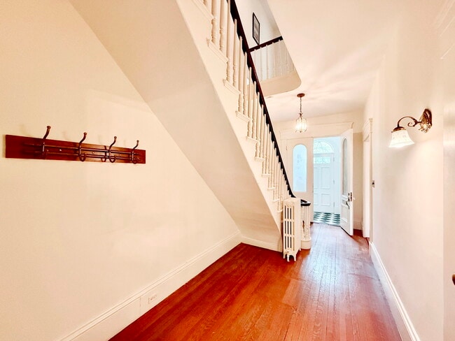 36 Maple Ave