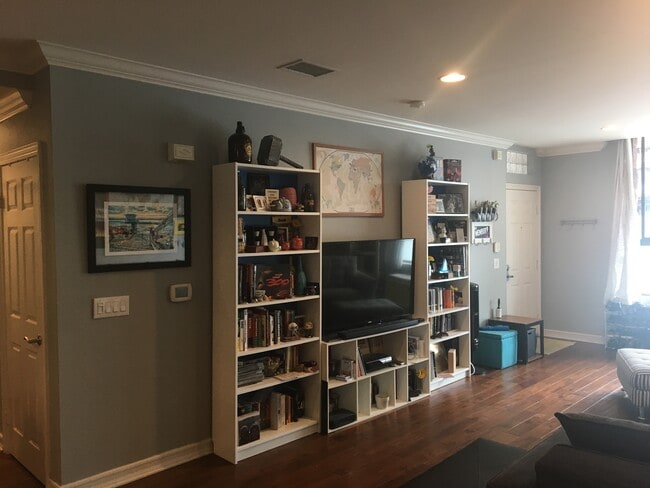 Livingroom1 - 1480 Broadway St Unit 2105