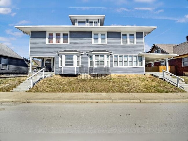 Building Photo - 752 Cottage Ave