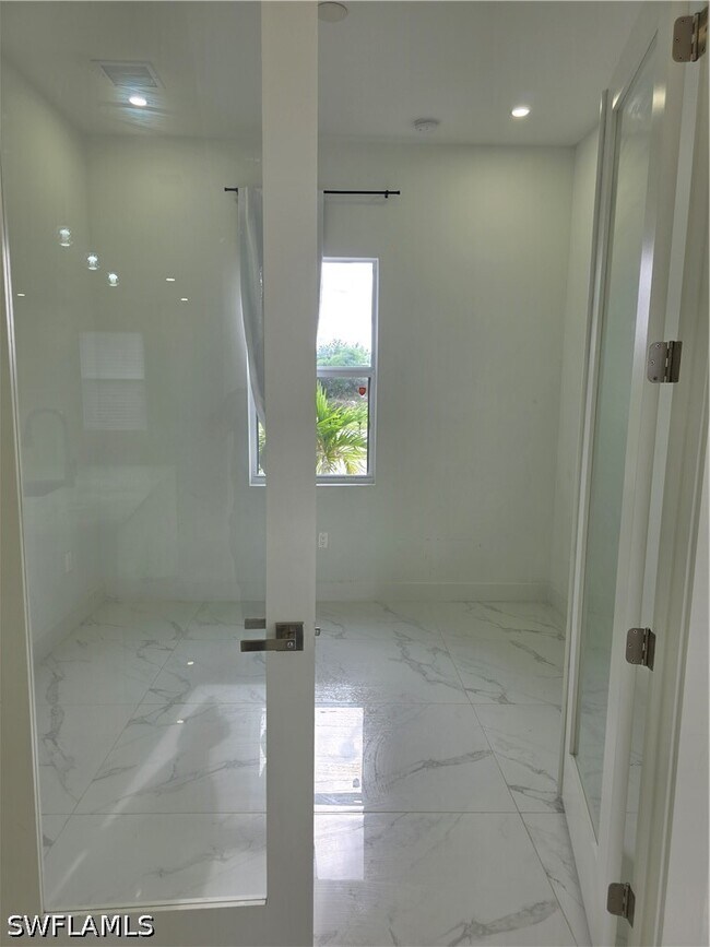 Photo - 331 Nelson Rd N