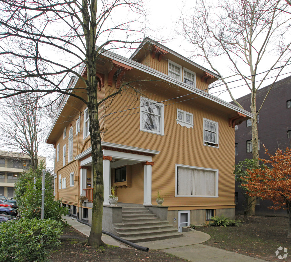 Photo - 2229 NW Everett St Apartments