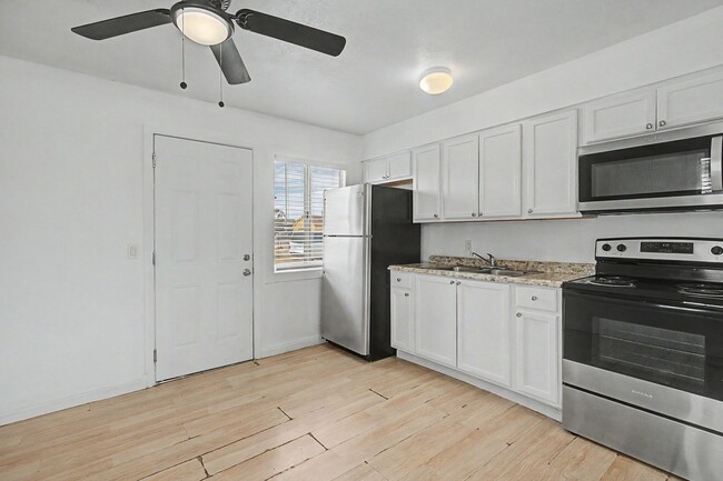 Photo - *** Two bedroom home with yard ***