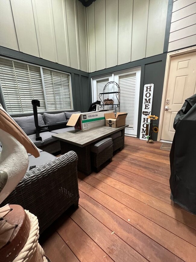 Building Photo - Knoxville 37920 - 3 bedroom, 3 bath home i...