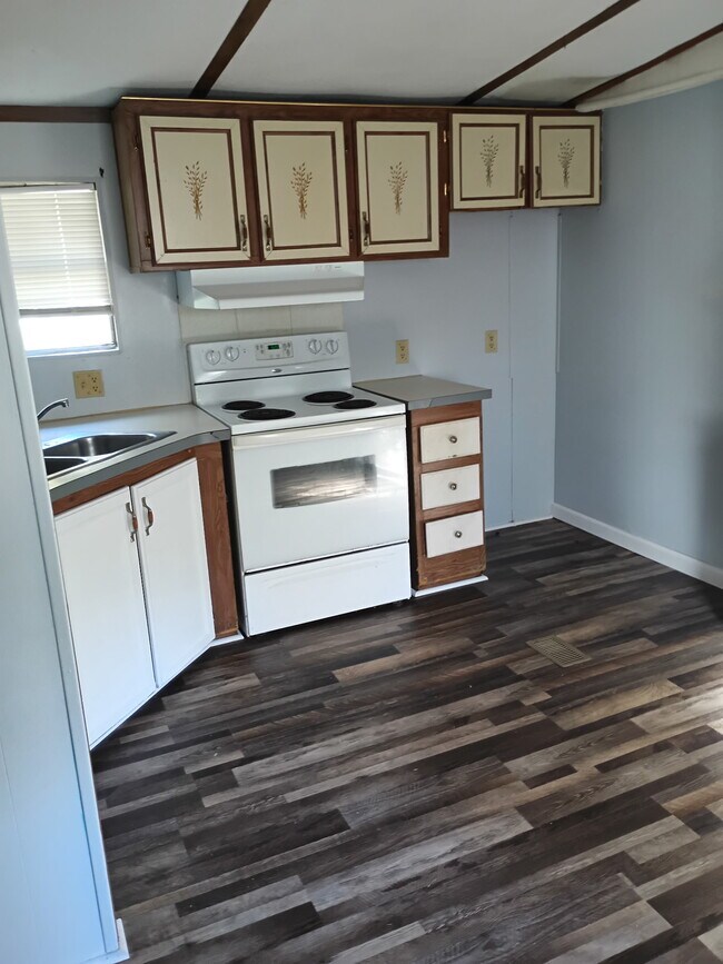 Photo - 234 Pamela's Pl