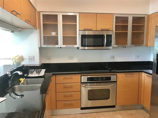 Building Photo - 31 SE 5th St Unit 405 Rental