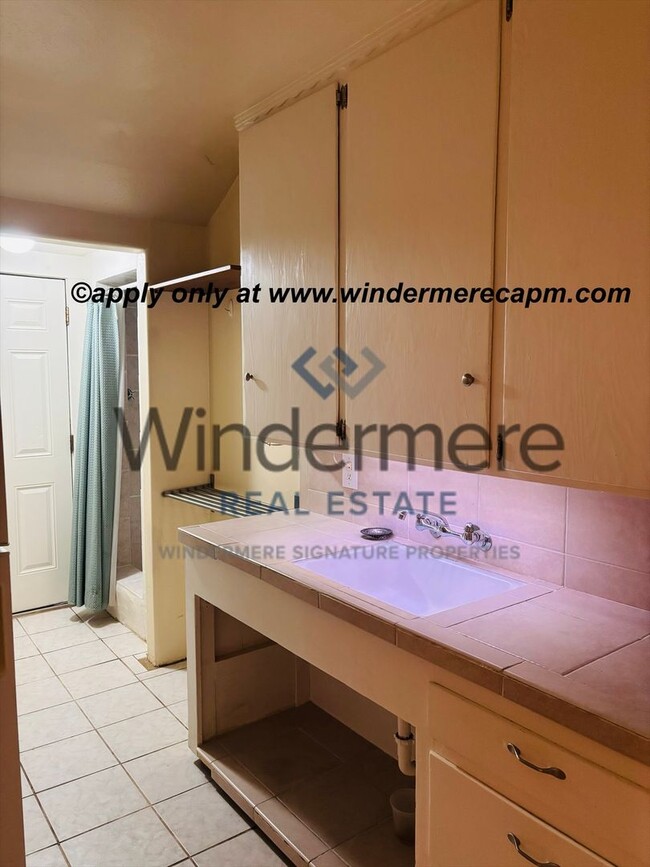 Photo - Charming studio home in North Oak Park