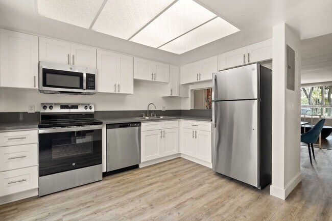 Parkway Plaza Apartments