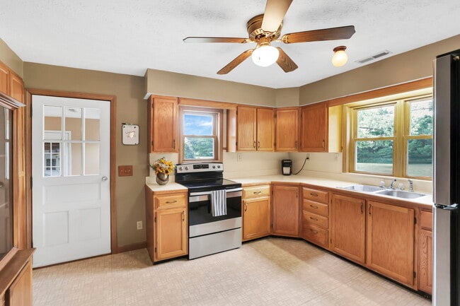 Photo - 3336 Orders Rd