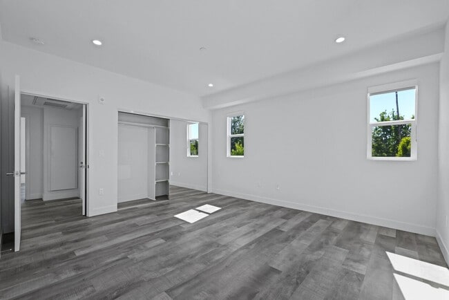 Photo - 12905 Landale Street