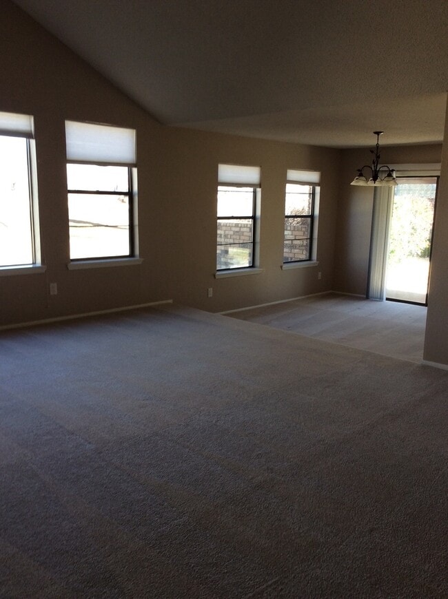 Photo - 1612 Colonial Pkwy