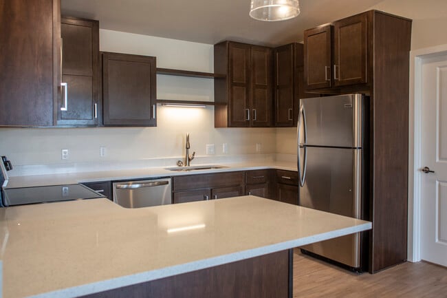 Whispering Oak Apartments