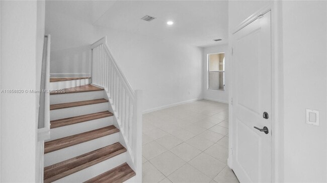 Photo - 5534 NW 27th Pl