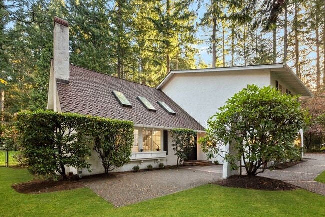 Building Photo - Stunning Private AIR CONDITIONED Dream Home in Coveted Bridal Trails