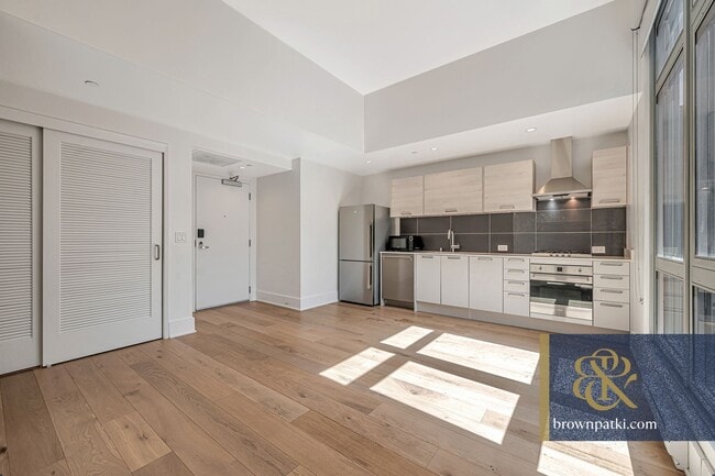 Photo - 1075 Market St Unidad 807I