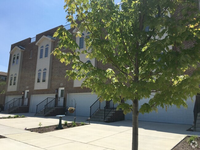 Building Photo - 910 East St Rental